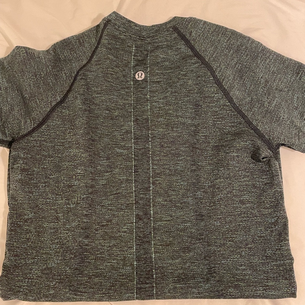 lululemon swiftly tech short sleeve tee size 2